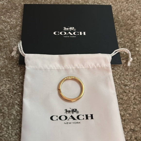 Coach Gold Tone Key Ring 1.25” Metal Authentic Coach Ring + Dust Bag and cert - Picture 1 of 4